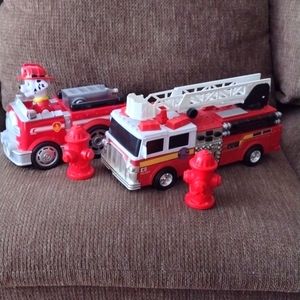 Fire Trucks Paw Patrol & Ladder Truck with Two Hydrants